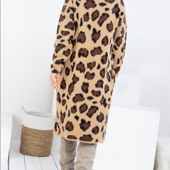 Leopard sweater cardigan 🤎 - Picture 9 of 9